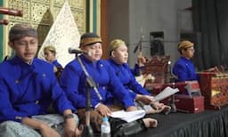 Lestarikan Budaya Jawa, Karawitan FKIP Iringi Pernikahan Putri Rektor UMS