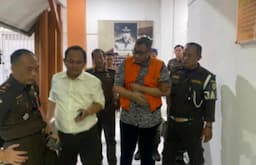 Pelarian DPO Korupsi Proyek Jalan Rp3,8 Miliar Berakhir, Kejari Jombang Tangkap Buron di Surabaya