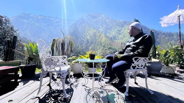 Cafe Dhe Ringgit, Surga Kuliner di Kawasan Gunung Bromo dengan Latar Gunung Ringgit