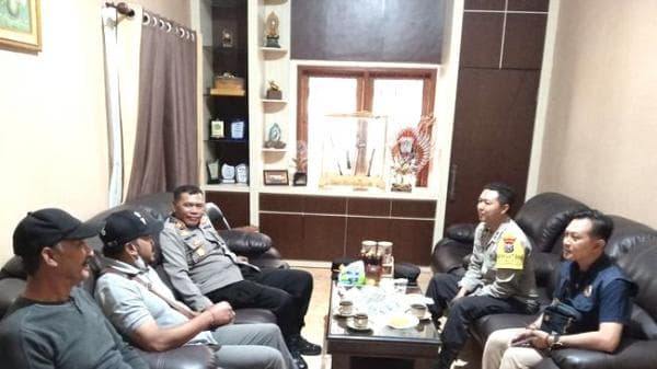 Polres Batu Intensifkan Kegiatan Polisi RW Sambangi Desa Menyambut Pilkada 2024