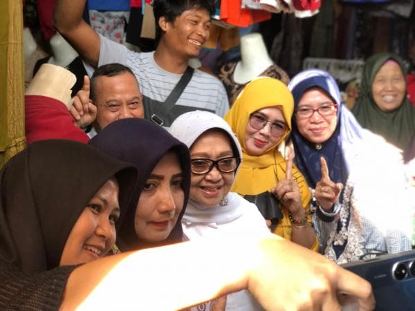 Blusukan di Pasar Peterongan Jombang, Mundjidah Langsung Digeruduk Warga!