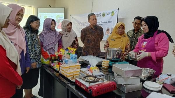 Cegah Stunting, Solusi Bangun Indonesia Dukung Pelatihan Pengolahan Makanan Lokal Sehat di Tuban,