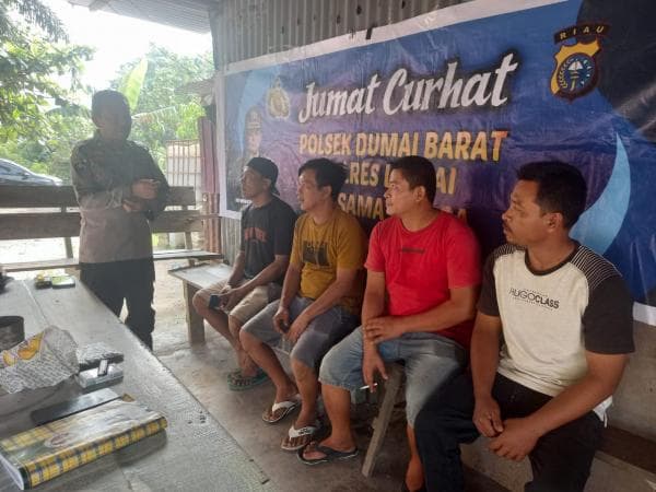 Gelar Kegiatan Dikemas Dalam Agenda Jumat Curhat, Polsek Berikan Edukasi ke Masyarakat