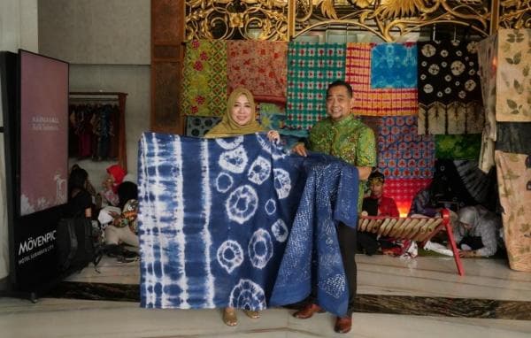 Gaungkan Keindahan Motif Khas Beras Wutah, Mövenpick Hotel Surabaya Buat KarnavALL Batik Indonesia