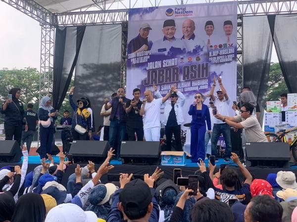 Ribuan Warga Karawang Ikuti Jalan Sehat Bersama Cawagub Ilham Akbar Habibie