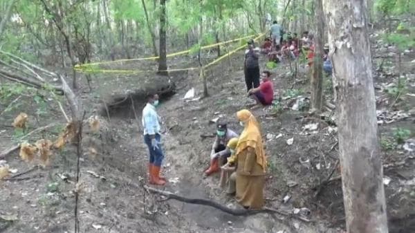 Geger Penemuan Mayat Membusuk di Tengah Hutan Dengan Kondisi Mengenaskan, Posisi Kepala Terpisah