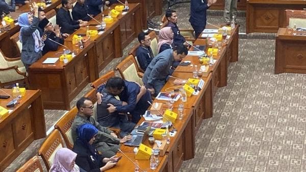 Tangis Hakim Jusran Dengar Suara Prabowo Lewat Telepon