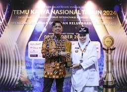 Lurah Manggala Terima Penghargaan Juara 1 Lomba Kelurahan Nasional 2024