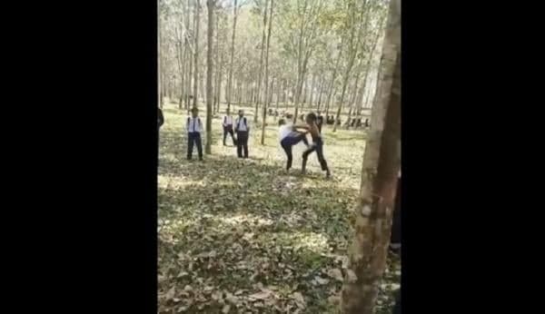 Viral! Siswa SMP di Bulukumba Duel ala Gladiator gegara Saling Ejek Nama Orang Tua