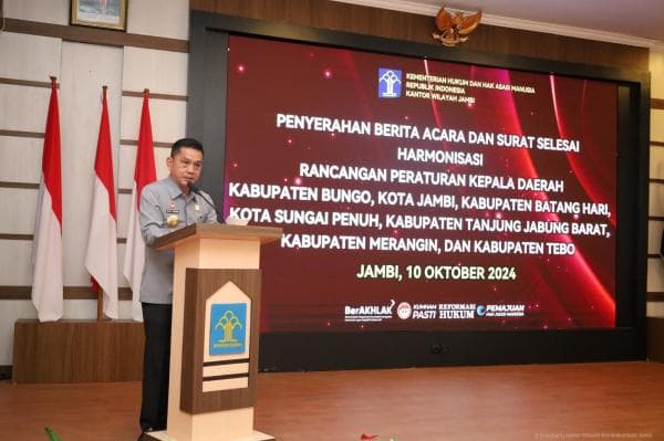 Kanwil Kemenkumham Jambi Serahkan Berita Acara Harmonisasi Ranperda untuk Pembangunan Daerah