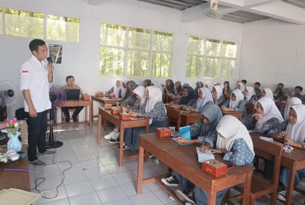 Densus 88 Sosialisasikan Wawasan Kebangsaan dan Pencegahan Radikalisme di SMK di Subang