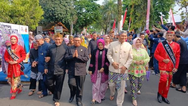 Kirab Budaya 2024 Semarakkan HUT ke-23 Kota Tasikmalaya, Cheka: Persembahan untuk Kebahagiaan Warga