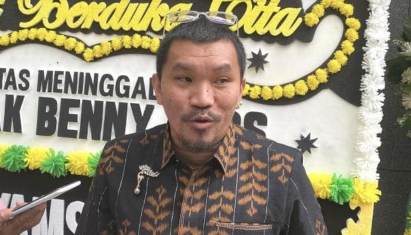 Komika Mongol Desak Usut Tuntas Kematian Cagub Maluku Utara Benny Laos