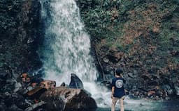 5 Tempat Wisata di Cibinong, Air Terjun Curug Ciherang Suaranya Bergemuruh tapi Membuat Hati Tenang