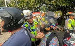 Unik dan Humanis, Cara Sat Lantas Polres Grobogan Edukasi Masyarakat di Operasi Zebra Candi 2024