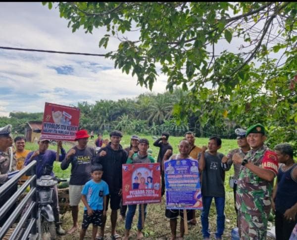 Cerita anggota Satlantas Pelalawan sambangi Petani Sampaikan Pesan Kamtibmas Pemilu Damai