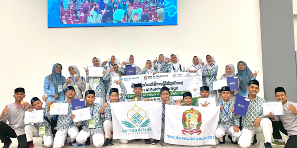 SMP RUQ Al Falah Sabet 4 Medali Emas Sekaligus dalam Ajang Internasional WYIIA 2024