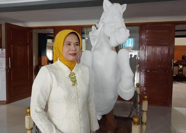 Jadi Pimpinan DPRD, Saw Tresna Catat Sejarah  Perempuan Pertama dari Golkar Kuningan