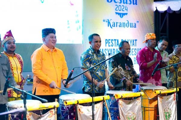 Anwar Hafid: Gotong Royong dan Tradisi Warisan Leluhur Harus Terus Dilestarikan