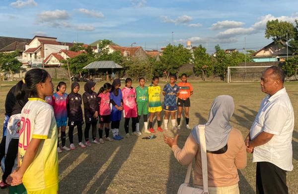 Cabup Sleman Harda Kiswaya Janji Majukan Sepak Bola Putri