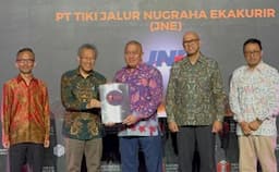 JNE Perkuat Posisi di Industri Logistik dengan Penghargaan Courier of The Year