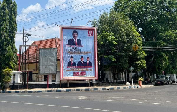 PSI Jatim Pasang Puluhan Billboard Ucapan Terimakasih Presiden Jokowi dan Tegak Lurus Ke Prabowo