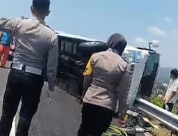 Laka Tol Ungaran, Minibus Rombongan Santri Terguling 4 Tewas 12 Luka