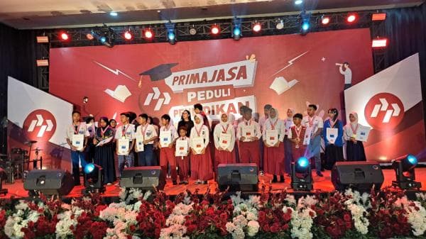 Primajasa Foundation Salurkan Beasiswa untuk 500 Pelajar di Tasikmalaya