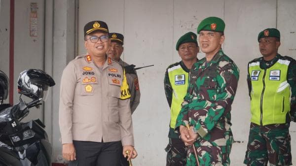 Kapolres dan Dandim Tasikmalaya Pantau Penyekatan Perbatasan untuk Pastikan Keamanan