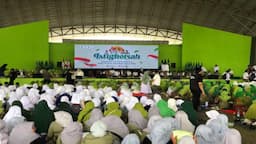 Ribuan Santri Hadiri Puncak HSN 2024 dan Istighosah PWNU Jabar