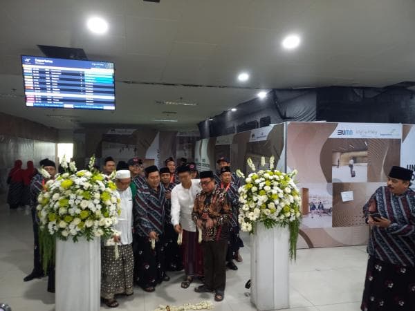 Peringati Hari Santri, PCNU Surabaya Berangkatkan Pengurus Umrah, Ini Travelnya