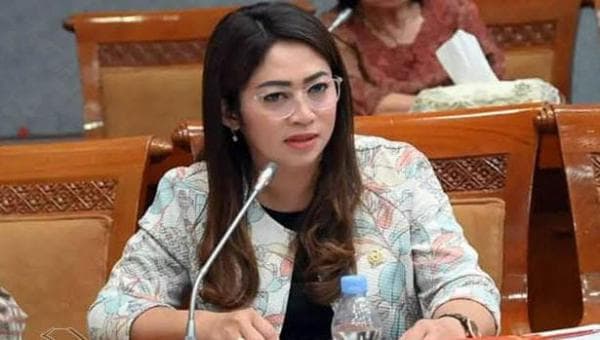 Konsisten Perjuangkan Pendidikan, Eva Stevany Rataba Dipercaya Tetap Berada di Komisi X DPR RI