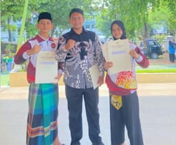 Dua Santri Atlet Bela Diri Nasional Raih Tiga Penghargaan dari Bupati Subang