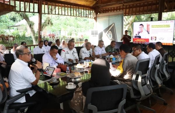 Rapat Desk Pilkada Sulbar, Idris Tekankan Kerja Sama Sukseskan Pilkada Serentak 2024