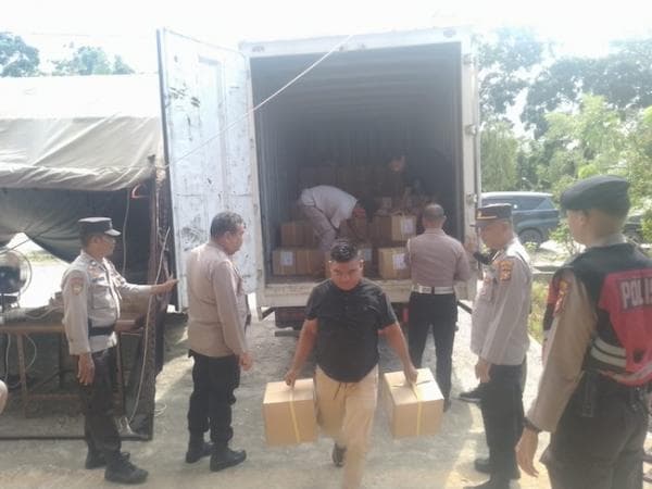 Logistik Pilkada Tiba, Polres Rohil Jamin Pengawalan Ketat