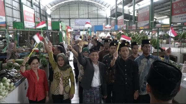 Sumpah Pemuda, Siswa MAN 1 Kota Malang ajak Pedagang Pasar Ikrar Sumpah Pemuda