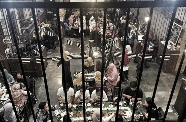 20 Tempat Nongkrong di Jogja, Sajikan Kuliner Unik dengan Lokasi Asyik 20 Tempat Nongkrong di Jogja, Sajikan Kuliner Unik dengan Lokasi Asyik