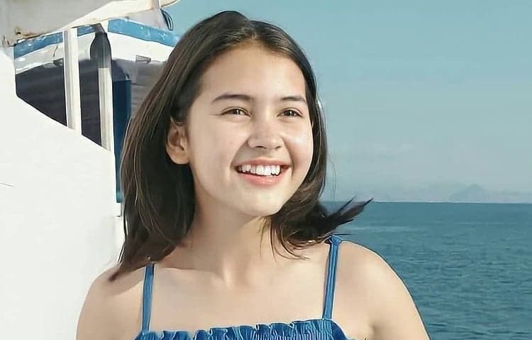 Profil dan Biodata Sandrinna Michelle, Aktris Cantik Berdarah Campuran Amerika Serikat dan Jawa Profil dan Biodata Sandrinna Michelle, Aktris Cantik Berdarah Campuran Amerika Serikat dan Jawa