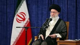 Ali Khamenei Sebut Partisipasi Pemilih di Pilpres Iran Cuma 40 Persen