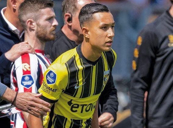 Profil dan Biodata Miliano Jonathans, Winger Vitesse Berdarah Depok yang Siap Bela Timnas Indonesia Profil dan Biodata Miliano Jonathans, Winger Vitesse Berdarah Depok yang Siap Bela Timnas Indonesia