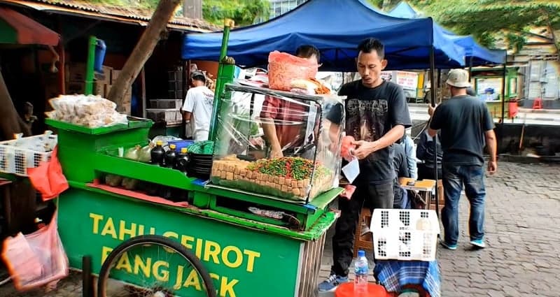 Kisah Tahu Gejrot Bang Jack, Laku 1.000 Porsi dan Kantongi Rp18 Juta per Hari Kisah Tahu Gejrot Bang Jack, Laku 1.000 Porsi dan Kantongi Rp18 Juta per Hari