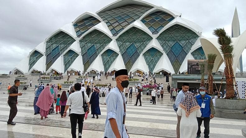 Masjid Al Jabbar Tanpa Kubah, Ini Penjelasan Gubernur Jabar Ridwan Kamil Masjid Al Jabbar Tanpa Kubah, Ini Penjelasan Gubernur Jabar Ridwan Kamil