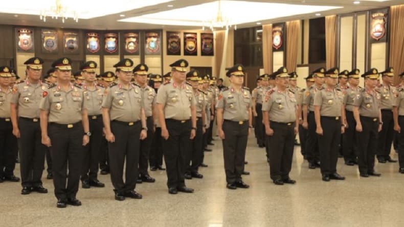 Ratusan Perwira Polri Naik Pangkat, Wakapolda Maluku Stephen Napiun Pecah Bintang Ratusan Perwira Polri Naik Pangkat, Wakapolda Maluku Stephen Napiun Pecah Bintang