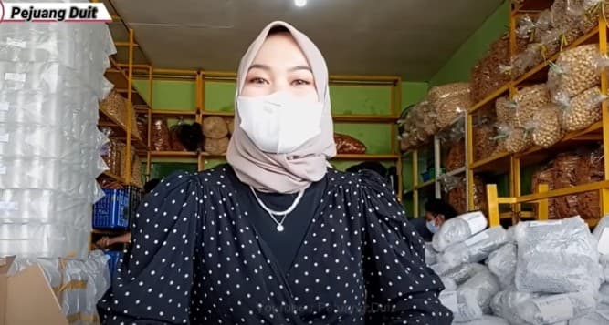 Niat Angkat Derajat Ortu, dari Modal Rp300.000 Kini Omzet hingga Rp250 Juta Sehari Niat Angkat Derajat Ortu, dari Modal Rp300.000 Kini Omzet hingga Rp250 Juta Sehari