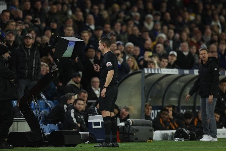 Thailand Jadi Negara Asia Tenggara Pertama yang Pakai VAR, Indonesia Kapan? Thailand Jadi Negara Asia Tenggara Pertama yang Pakai VAR, Indonesia Kapan?