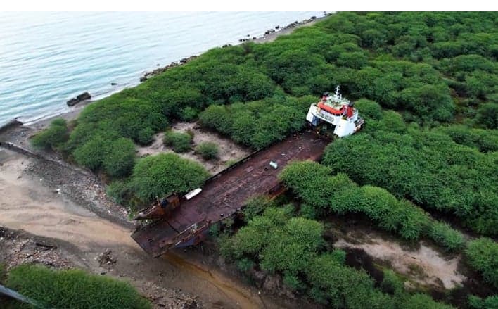 Melihat Kondisi Bangkai Kapal Saksi Bisu Bencana Tsunami Palu 2018 Melihat Kondisi Bangkai Kapal Saksi Bisu Bencana Tsunami Palu 2018