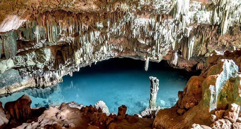 Pesona Gua Rangko Labuan Bajo, Taman Air Eksotis dengan Air Kebiruan dan Indah