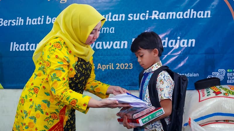 Rayakan HUT ke-122 Pegadaian, Ikatan Istri Karyawan Pegadaian Berbagi ke Panti Asuhan