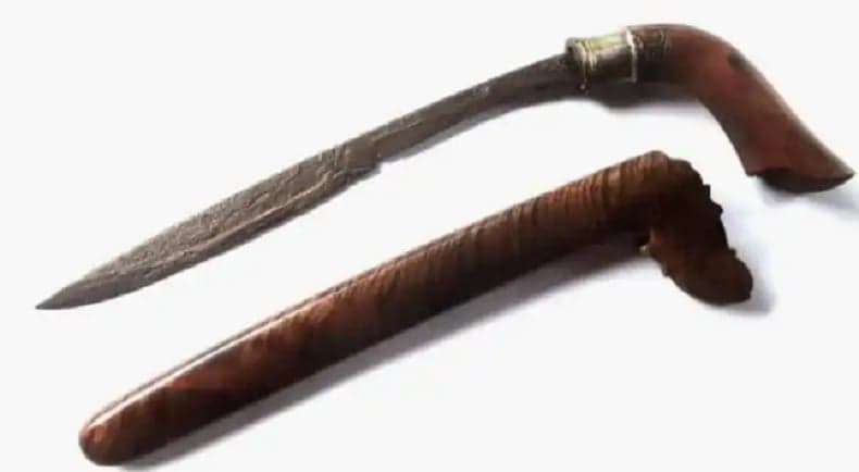 13 Senjata Tradisional Sulawesi Selatan dan Kegunaannya 13 Senjata Tradisional Sulawesi Selatan dan Kegunaannya