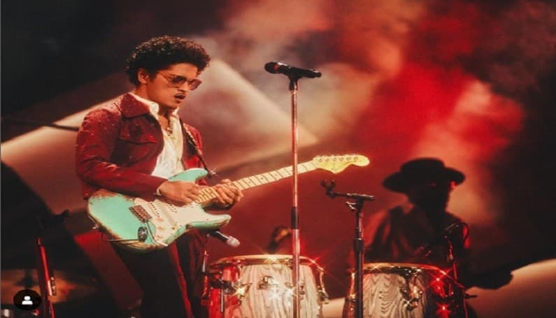 Makna Lagu It Will Rain – Bruno Mars Lengkap dengan Liriknya Makna Lagu It Will Rain – Bruno Mars Lengkap dengan Liriknya